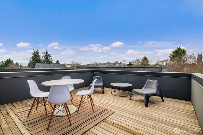 Photo - 2515 E Yesler Way