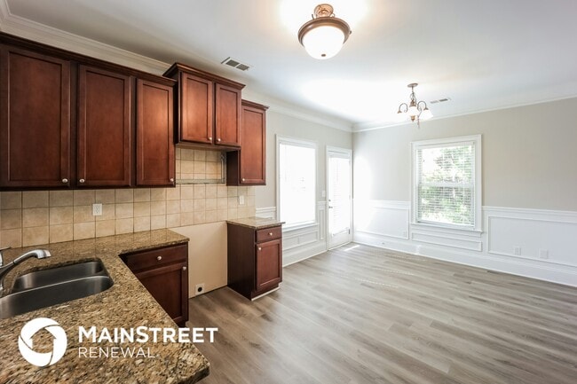 Photo - 213 Chert Way