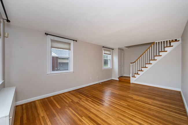 Photo - 204 Greenbriar Ln