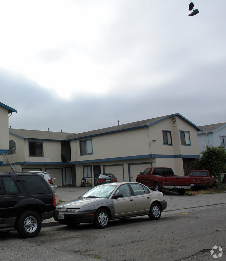 Photo - 530-538 16TH St Apartments