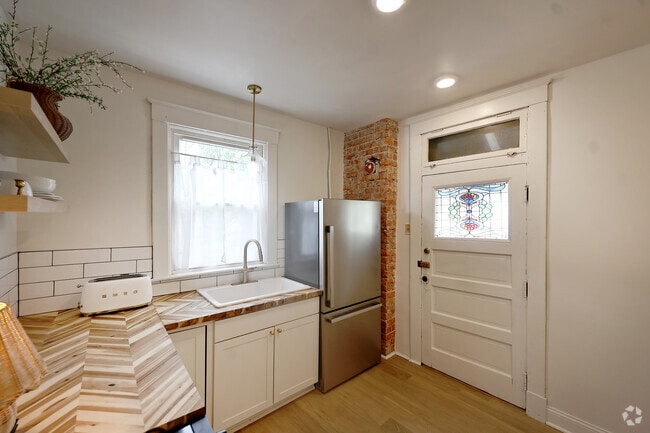 Building Photo - 2902 Eggers Pl Unit Floor 1 Rental