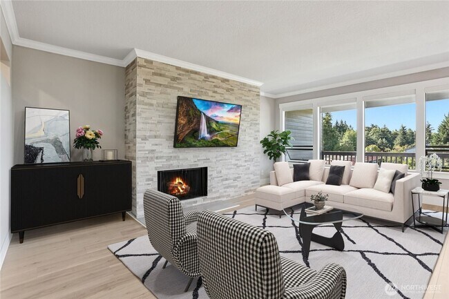 Building Photo - Newly remodeled Juanita Gem!