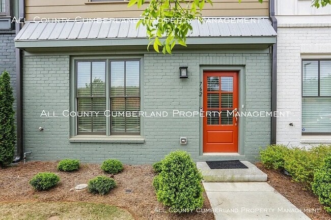 Photo - 762 Winton Way