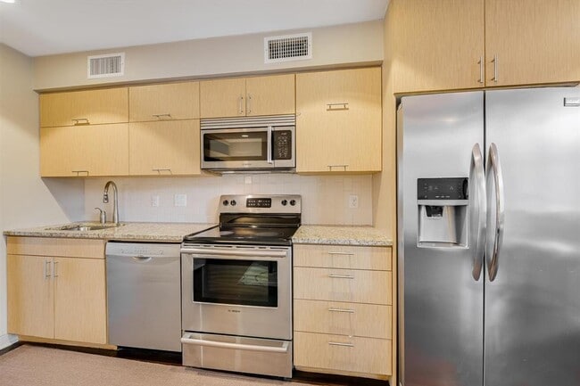 Photo - 904 West Ave Unidad 212