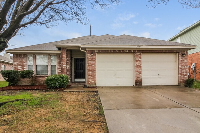 Building Photo - 2807 N Hampton Dr