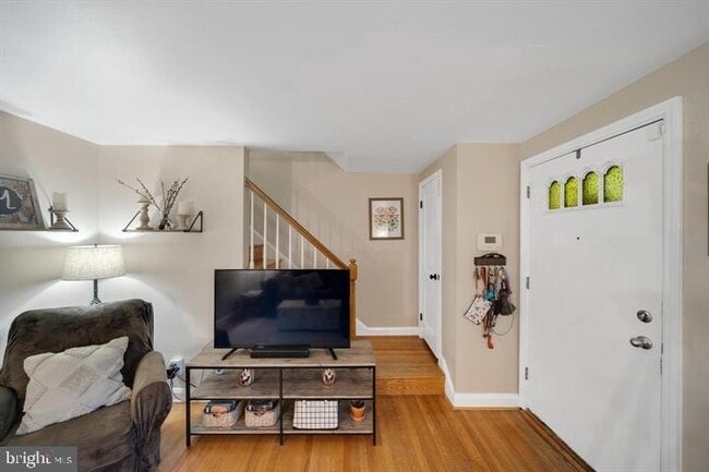 Photo - 1660 Aberdeen Rd