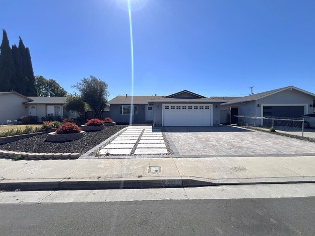 Building Photo - Beautiful 4BR Home in San Jose