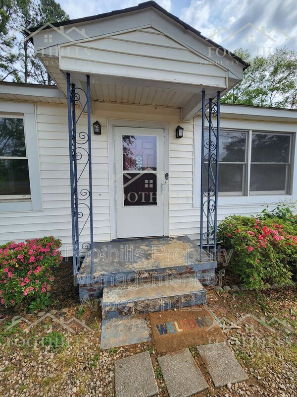 Photo - 4100 Standridge Rd