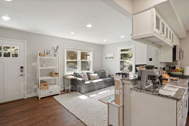 Photo - 1151 S Edison St