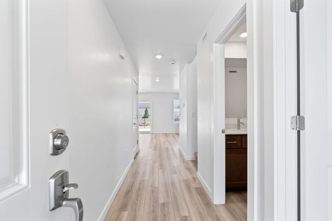 Photo - 3970 N Alameda Crk Ave