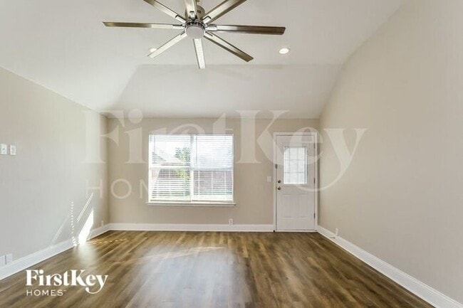 Photo - 8828 Yosemite Trail