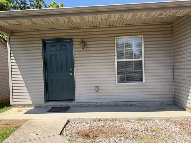 Building Photo - 27 Christian St Unit Triplex