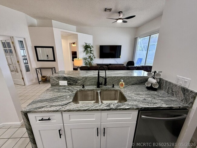 Photo - 1049 Mourning Dove Ln