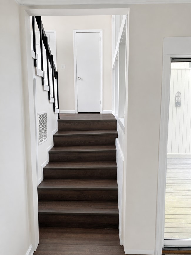 Photo - 2141 Ingleside Ave