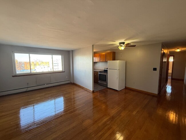 Building Photo - 10-14 Plymouth St. Unit PL 12 / C-4