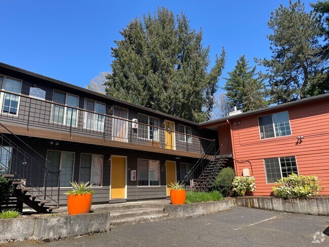 Building Photo - Hardwoods, granite countertops, parking, c... Unit 719 Rental
