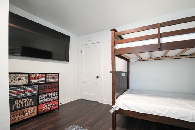 Photo - 2102 Scovel St