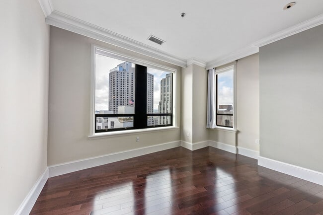 Photo - 690 Market St