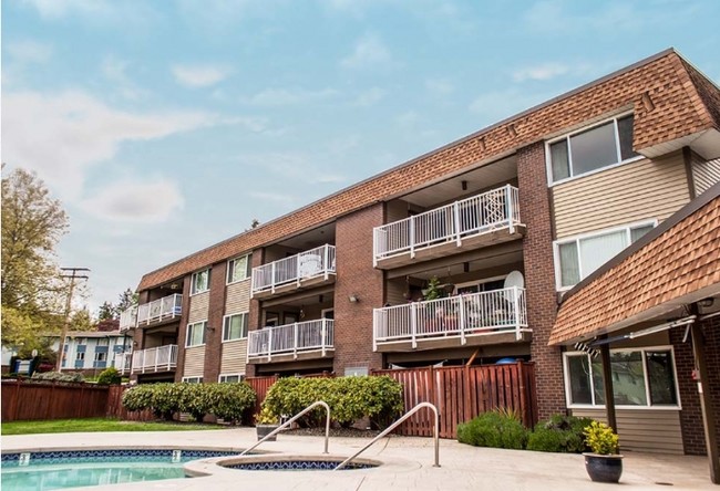 Lochmoore Shores Apartments - Lochmoore Shores Apartments