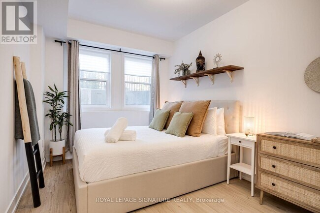 Photo - 760 Lawrence Ave W