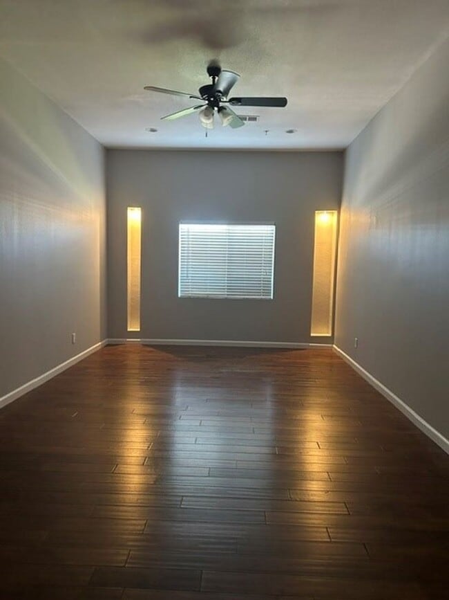 Photo - 15514 St Clement Way