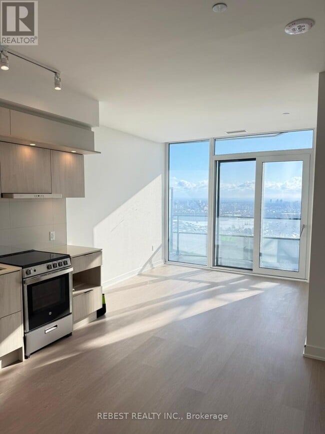 Photo - 448 Burnhamthorpe Rd W Unit 2111