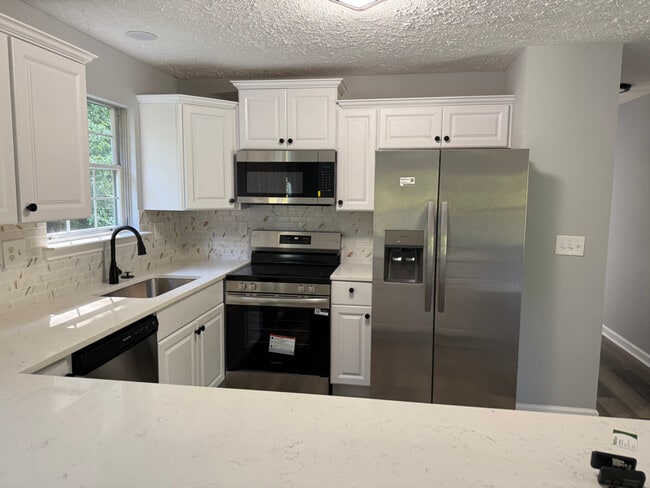 Building Photo - 18165 Tebbs Ln