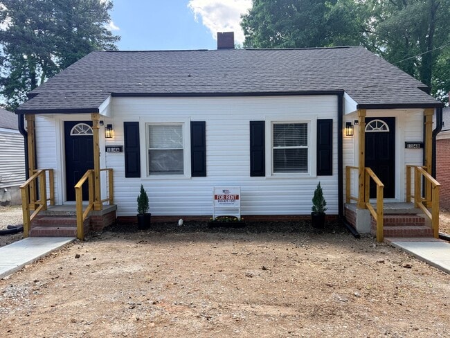 Building Photo - 114 E Club Blvd Unit B