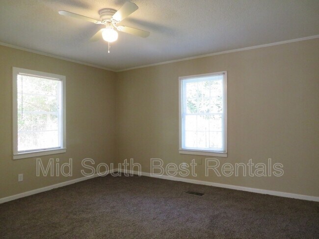 Photo - 2707 Chatsworth St