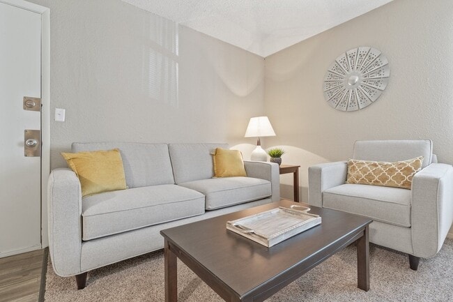 Photo - 207 N Hickory St Unidad #207