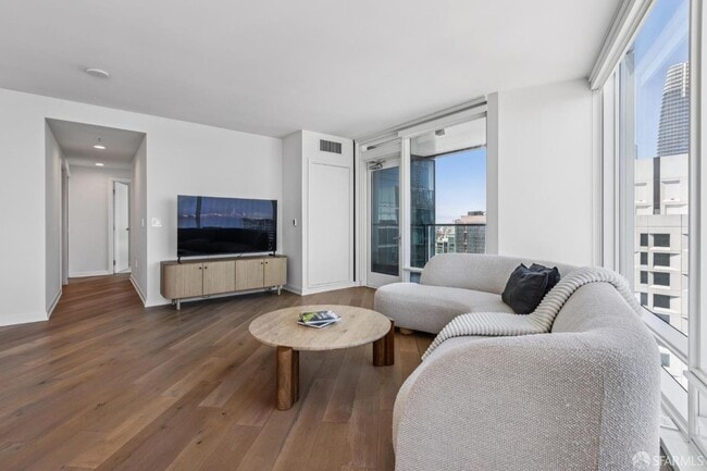 Photo - 401 Harrison St