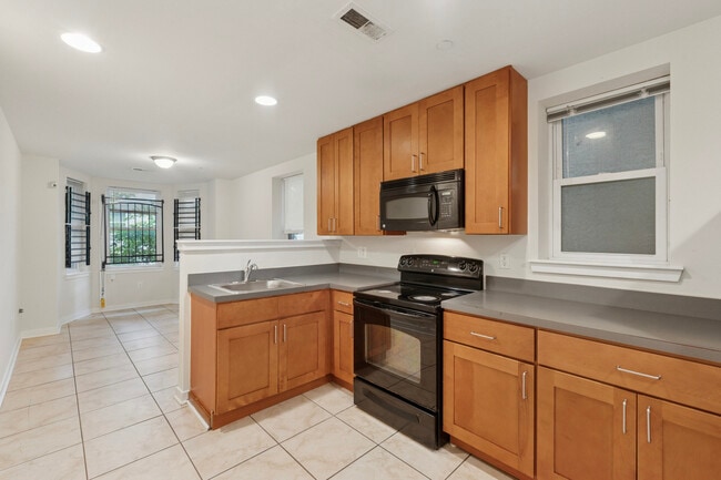 Photo - 1740 N Sydenham St Unit B