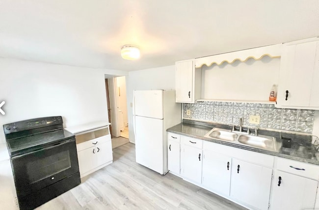 Building Photo - 38 Sherman St Unit 2