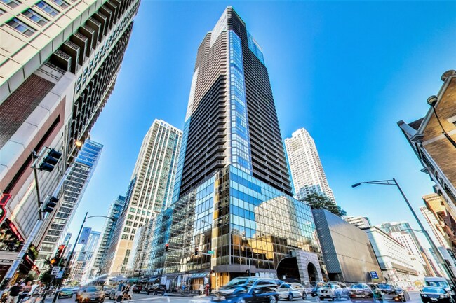 Building Photo - 10 E Ontario St Unit 910 Rental