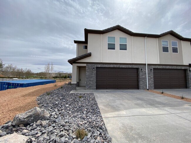 BRAND NEW 4 BEDROOM SAND HOLLOW TOWNHOME F... - BRAND NEW 4 BEDROOM SAND HOLLOW TOWNHOME F...