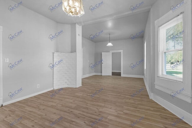 Photo - 419 N Grand Ave