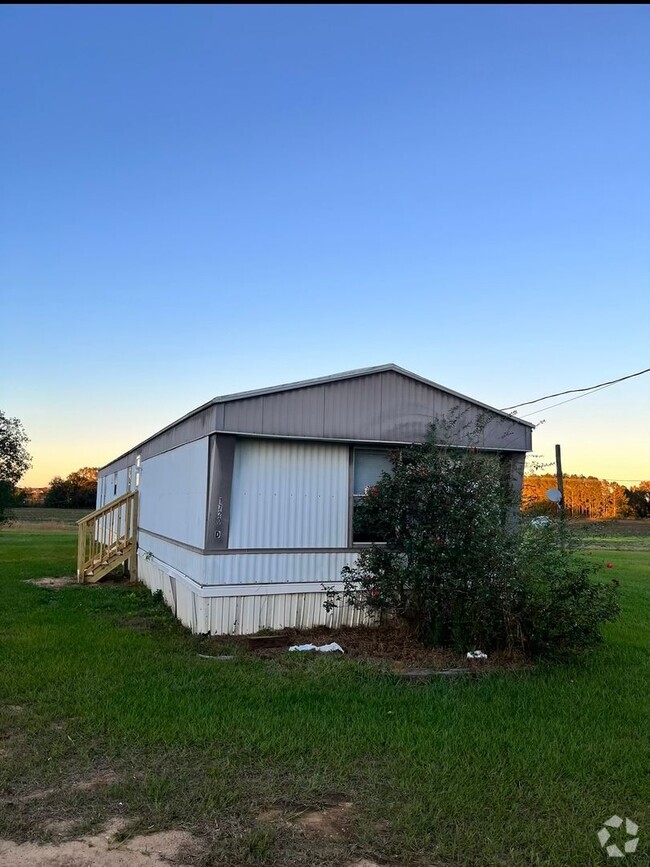 Building Photo - 3/2 Mobile Home Available