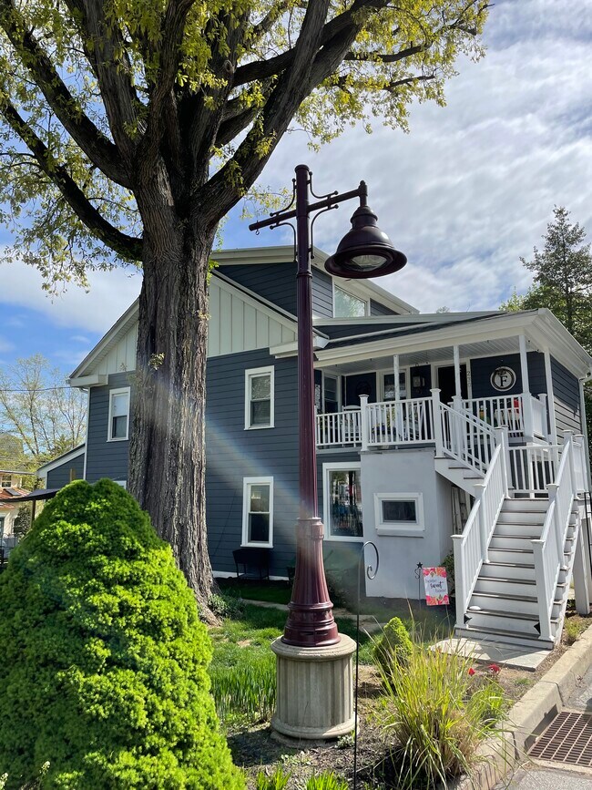 Photo - 230 Byers Rd