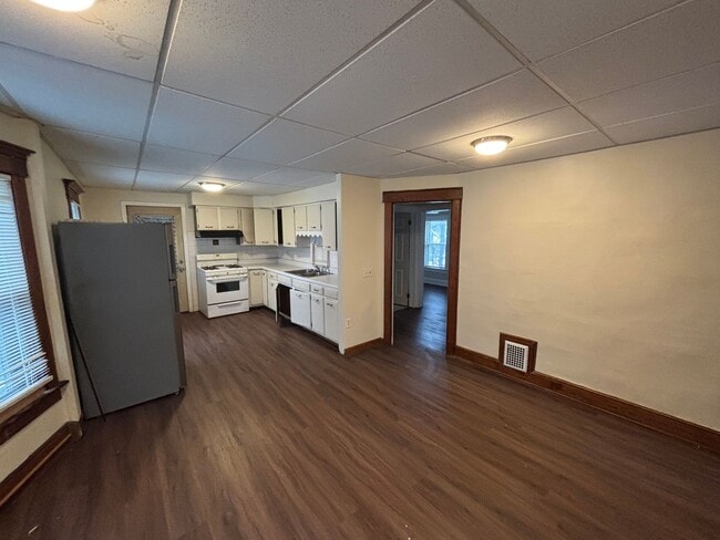 Building Photo - 65 Schubert St Unit 2