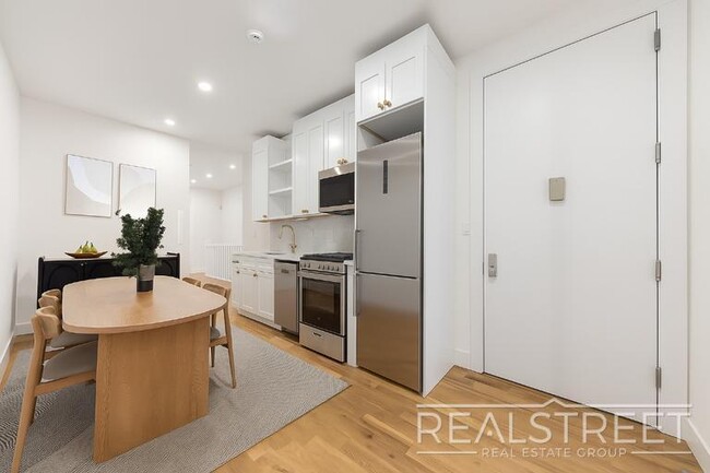 Building Photo - Brand New 2 Bed 2 Bath Duplex with Private... Rental
