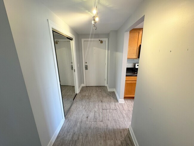 Photo - 1 Renaissance Pl