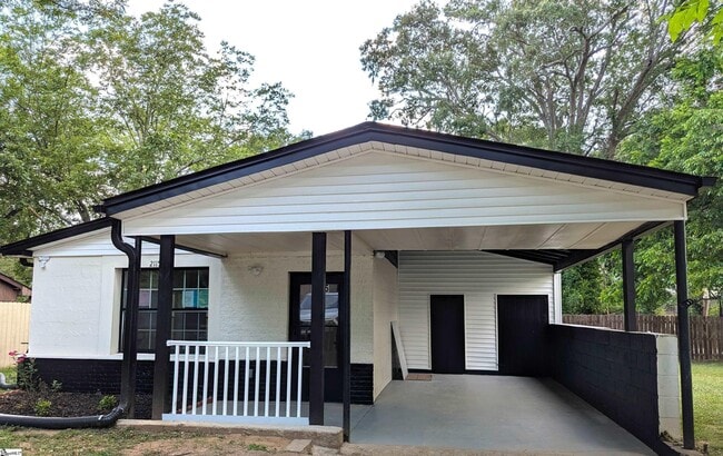 Building Photo - 2115 Oakhurst Cir Rental