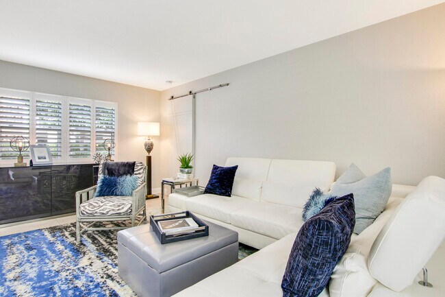 Photo - 100 Venetian Dr Unit 2