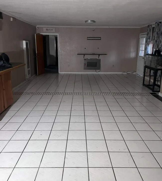 Photo - 4 bedrooms 1.5 baths