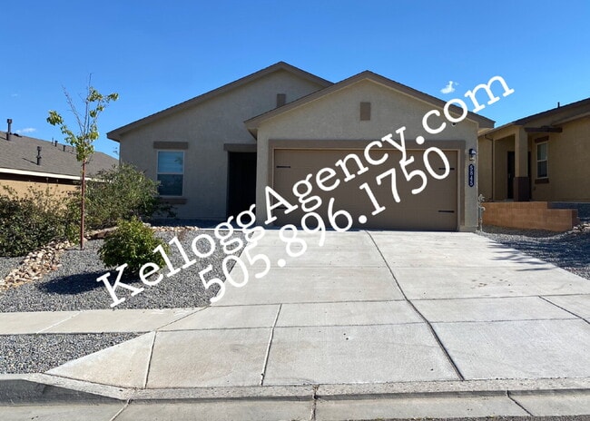 Building Photo - Enchanted Hills - 3BR/2Bath/Backyard Mountantain Views