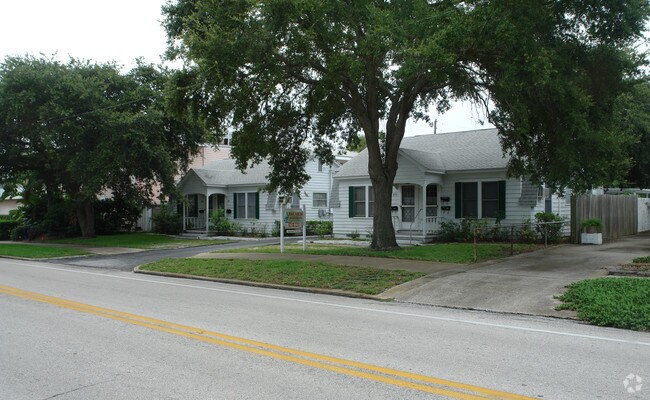 Photo - Bayview Apartments