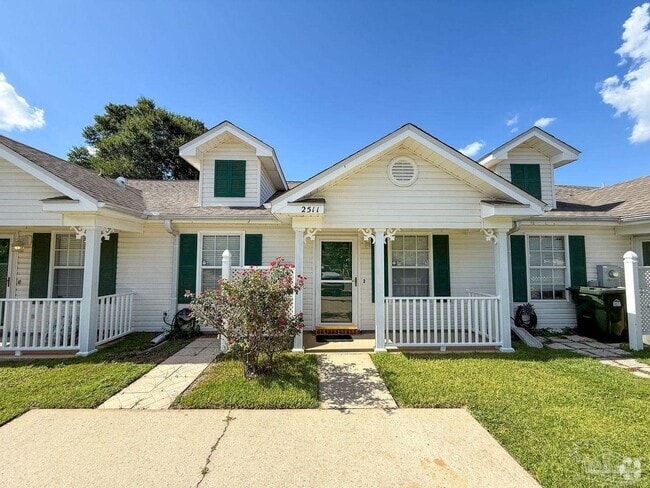 Building Photo - 2511 Trailwood Dr Rental