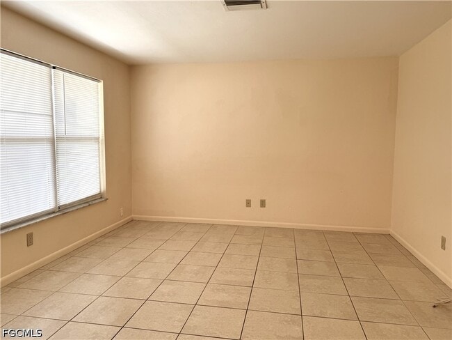 Photo - 3814 SE 3rd Pl