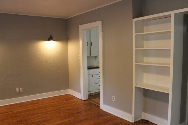 Photo - 927 S Flood Ave