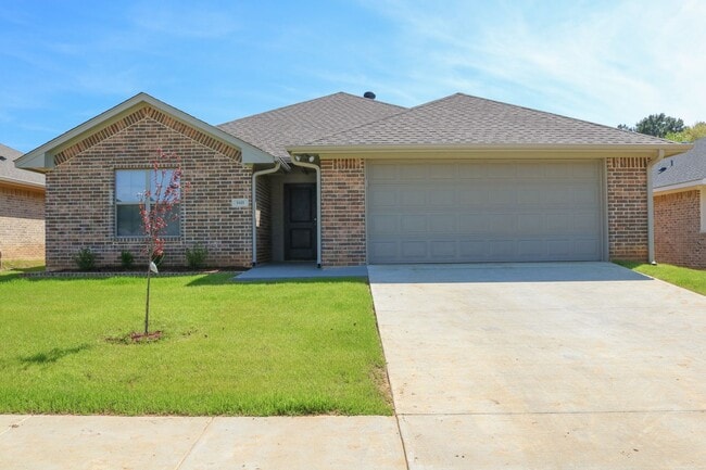 Building Photo - 5421 Meadow Ridge Dr